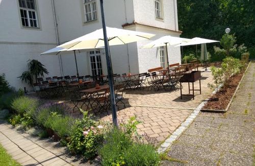 Reimlingen Hotel | Discover Tagungshaus Reimlingen: Family-Friendly Retreat