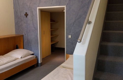 Reimlingen Hotel | Discover Tagungshaus Reimlingen: Family-Friendly Retreat