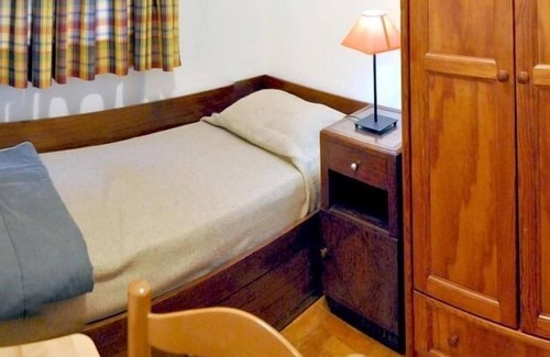 Santarem Cabin | Discover Tagus Host: Spa Retreat with Breakfast Included