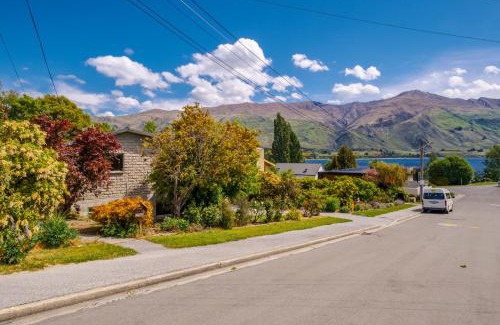 Wanaka House | Pet-Friendly Taha Wai: A Family Haven in Wanaka