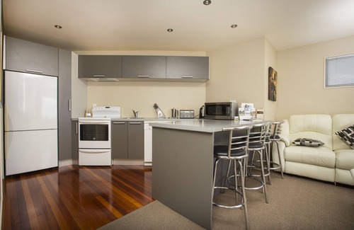 Snells Beach Bed & Breakfast | Experience Tahi Lodge on the Beautiful Matakana Coast