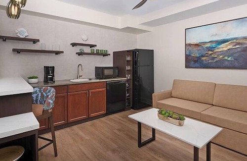 Las Vegas Apartment | Relax at Tahiti Village Resort & Spa with Ocean Views