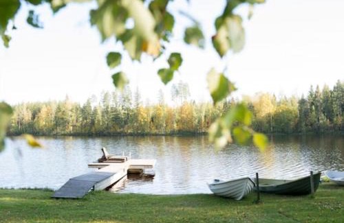 Tahkovuori Villa | Tahkon Riihiranta - 4 bedroom villa by the lake - Tasokas tilava rantamökki
