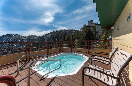 Tahoe Village Apartment | Scenic Tahoe Mountain Retreat with Breathtaking Views