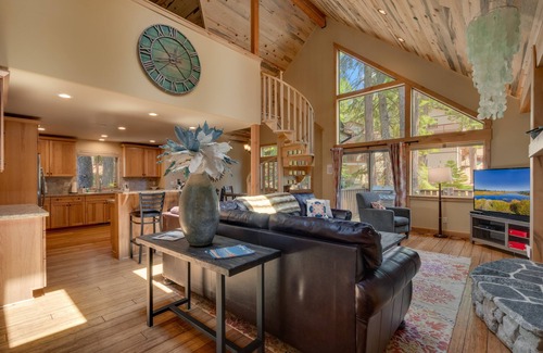 Pioneer Trail House | Elegant 4 Bedroom Retreat with Hot Tub in South Lake Tahoe
