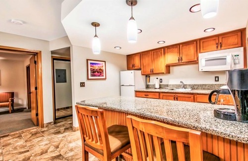 South Lake Tahoe Condo | Discover Tahoe Beach & Ski Club: Exceptional Lake Views