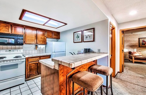 South Lake Tahoe Condo | Discover Tahoe Beach & Ski Club: Exceptional Lake Views