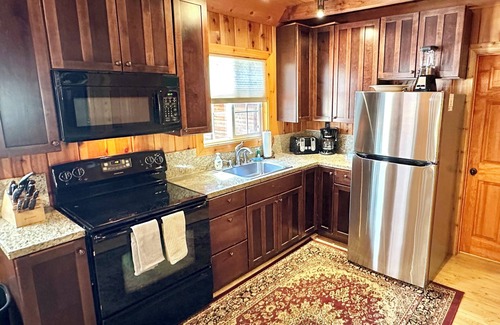 Tahoma Cabin | Ideal Tahoe Cabin Near Lake - Perfect for Families & Couples