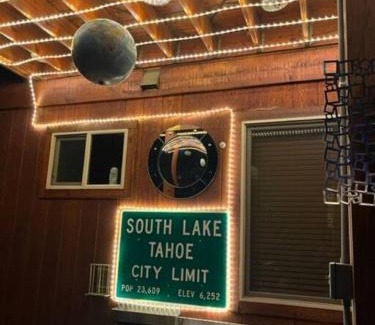 Al Tahoe House | Cozy Tahoe Cabin: 4-Star, Gas Fireplace & Pet Friendly