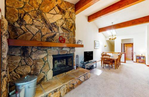 Zephyr Cove Apartment | Beautiful Tahoe Enchantment with Private Beach Access