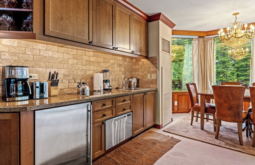 Olympic Valley Condo | Experience The Mountain Resort Oasis: VIP Suite & Spa