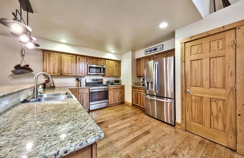Tahoe Island House | Tahoe Family Haven: Hot Tub, Pool Table & 9.8 Rated Stay