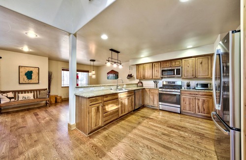 Tahoe Island House | Tahoe Family Haven: Hot Tub, Pool Table & 9.8 Rated Stay