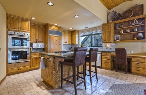 Elk Point House | Experience Tahoe Luxury Home with Private Beach Access