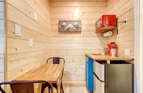 Sierra Tract Hotel | Charming Tahoe Mountain Inn: Family-Friendly with Breakfast