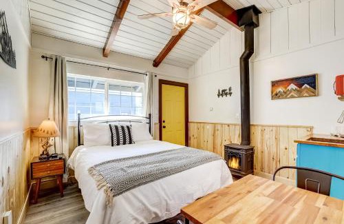 Sierra Tract Hotel | Pet-Friendly Retreat at Tahoe Mountain Inn with Hot Tub