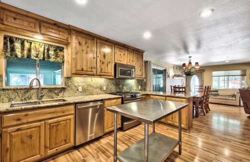 Christmas Valley Cabin | Relaxing Tahoe Retreat with Pool, Hot Tub & River Access