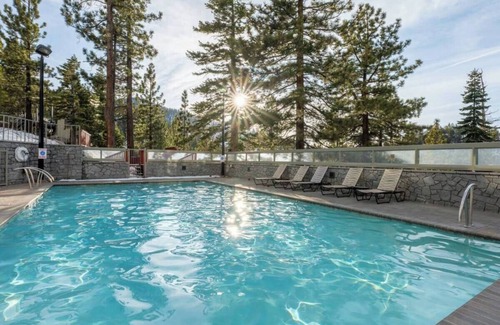 Tahoe Village Apartment | Idyllic Tahoe Ridge Studio: Skiers Haven with Pool & Spa