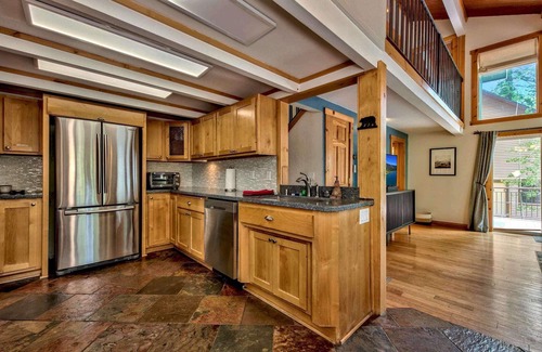 Kingswood Estates Cabin | Experience Tahoe Trail House: Hot Tub & Trails Await You