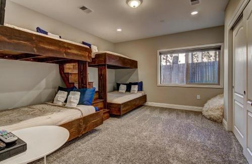 South Lake Tahoe House | Kid-Friendly Retreat at Tahoe Woods Hideout - Rated 10/10