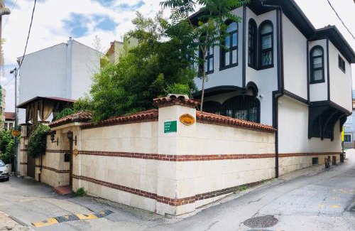 Osmangazi Villa | Indulge at Tahtakale Konak Hotel: Pet-Friendly Retreat