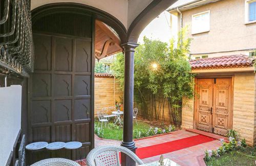 Osmangazi Villa | Indulge at Tahtakale Konak Hotel: Pet-Friendly Retreat