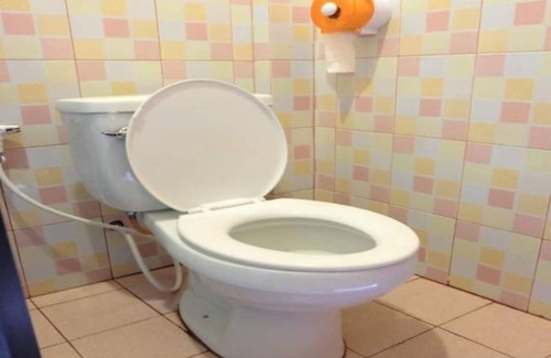 Ban Chan Hotel | Budget-Friendly Stay at Tai Asean House with Kitchen Access