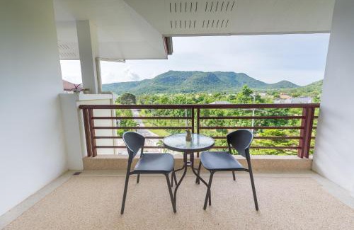 Hin Lek Fai Resort | Relaxing Oceanfront Stay at Tai-Pan Resort and Condominium