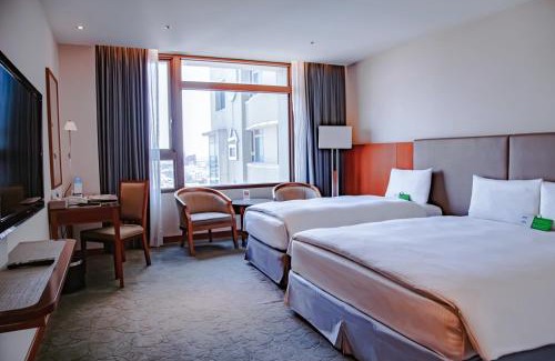 Wuqi District Hotel | Relax at Taichung Harbor Hotel - 4-Star Comfort Awaits