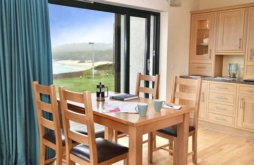 Knockaird Cottage | Cozy Taigh Eilidh with Open Fire in Port Of Ness