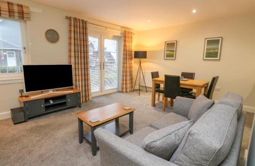 Killin House | Discover Taigh Geal: Family-Friendly 4-Star Retreat