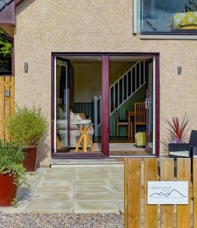 Archiestown House | Taighsona Bothy, Speyside - Breathtaking Views Await You!