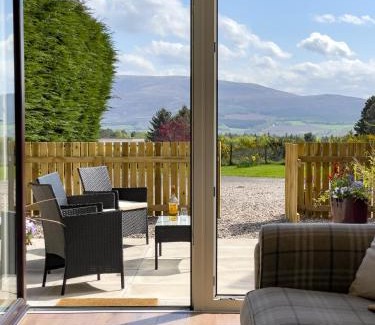 Archiestown House | Taighsona Bothy, Speyside - Breathtaking Views Await You!