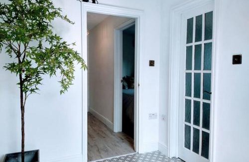 Stalham House | Cozy Bijoux Broads & Beach Base: Pet Friendly Retreat!