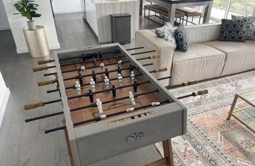 Central East Austin Apartment | Stylish Penthouse with Roof Deck & Firepit in DT Austin