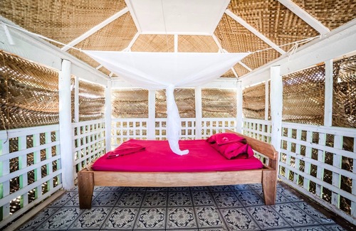 Manase Hotel | Beachfront Bliss at Tailua Beach Fale - Child-Friendly Retreat