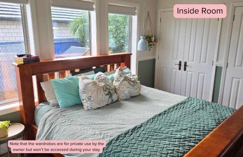 Tairua House | Tairua Garden Hideaway - Homestay with Private Room