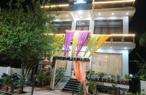 Agra House | Budget-Friendly Taj Classic Agra with Family Amenities