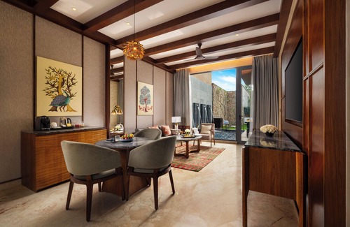 Gurugram Hotel | Explore The Gateway Resort Damdama Lake: 4-Star Retreat