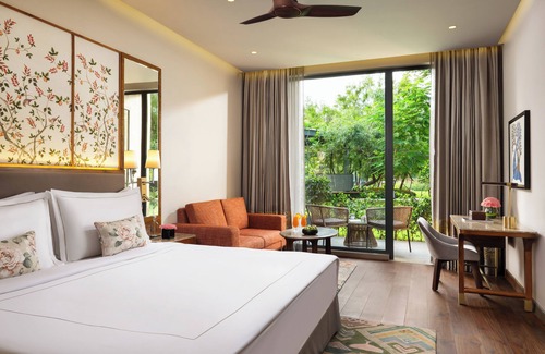 Gurugram Hotel | Explore The Gateway Resort Damdama Lake: 4-Star Retreat