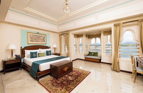 Udaipur City Centre Hotel | Elegant Taj Fateh Prakash Palace: 5-Star Experience Awaits