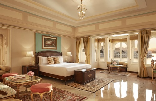 Udaipur City Centre Hotel | Elegant Taj Fateh Prakash Palace: 5-Star Experience Awaits