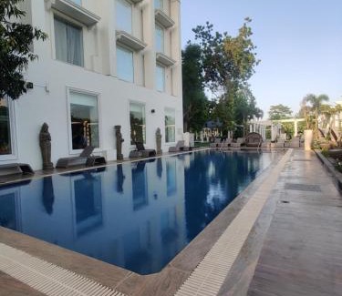 Kalol Hotel | Explore Taj Gandhinagar Resort and Spa with Oceanfront Bliss