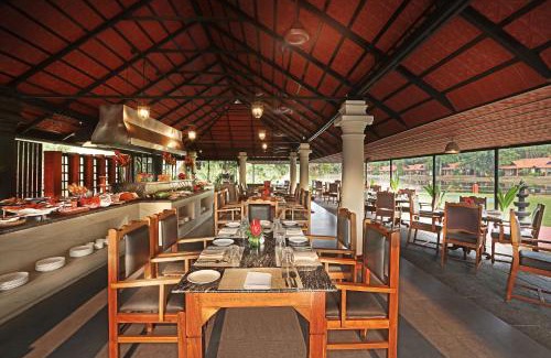 Kumarakom Resort | Serene Taj Kumarakom Resort & Spa with Ocean View Amenities
