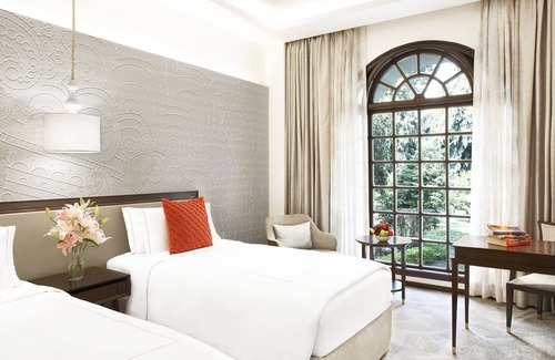 Gomti Nagar Hotel | Elegant Taj Mahal Lucknow: 5-Star Comfort & Spa Retreat