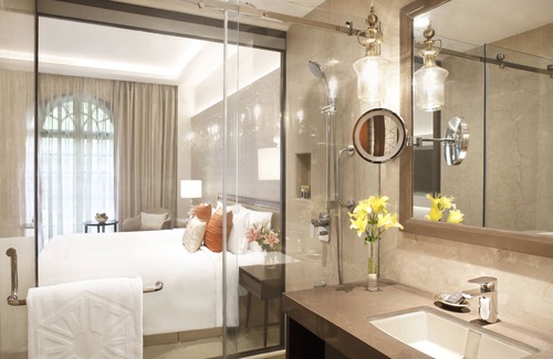 Gomti Nagar Hotel | Elegant Taj Mahal Lucknow: 5-Star Comfort & Spa Retreat