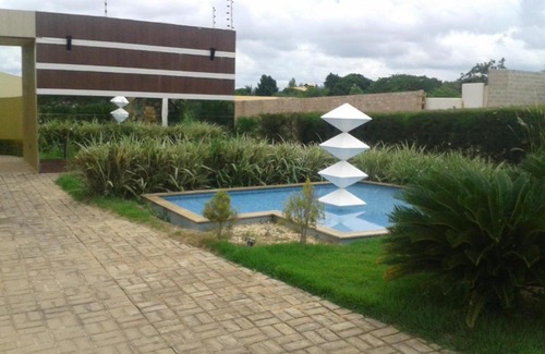 Castelo Hotel | Budget-Friendly Stay at Taj Mahal Motel with Breakfast Included