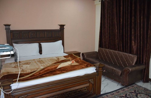 Azad Kashmir Hotel | Discover Taj Pearl Continental Hotel: Family-Friendly Retreat