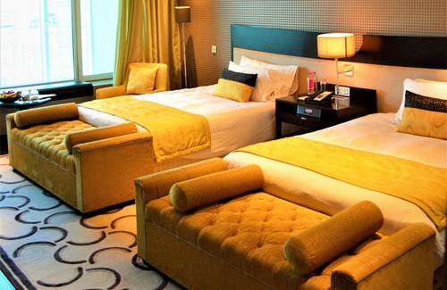 Vile Parle East Hotel | Indulge at Taj Santacruz: 5-Star Comfort & Spa Bliss