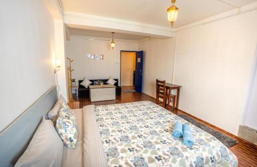 Rakabganj Hotel | Budget-Friendly Supreme Guest House with Family & Pet Welcome